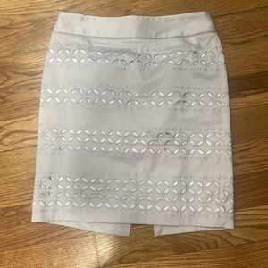 White House Black Market Silver Gray Eyelet Skirt Size 8